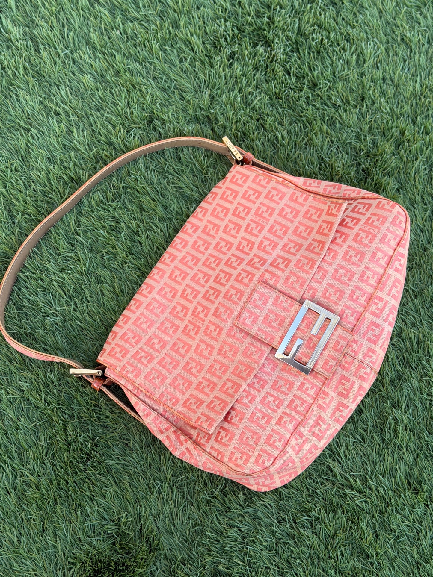 Fendi Mama Baguette – Zucchino Canvas Orange